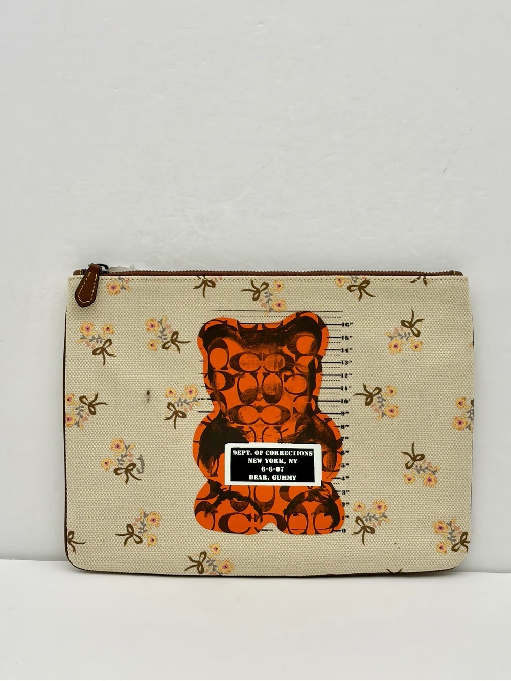 Coach Large Wristlet 30 With Vandal Gummy